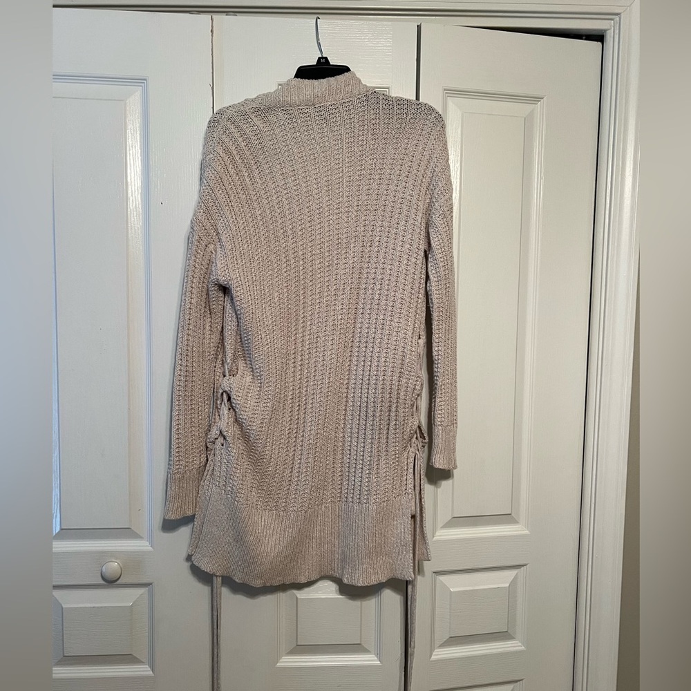 Express Sweater - Picture 2 of 3